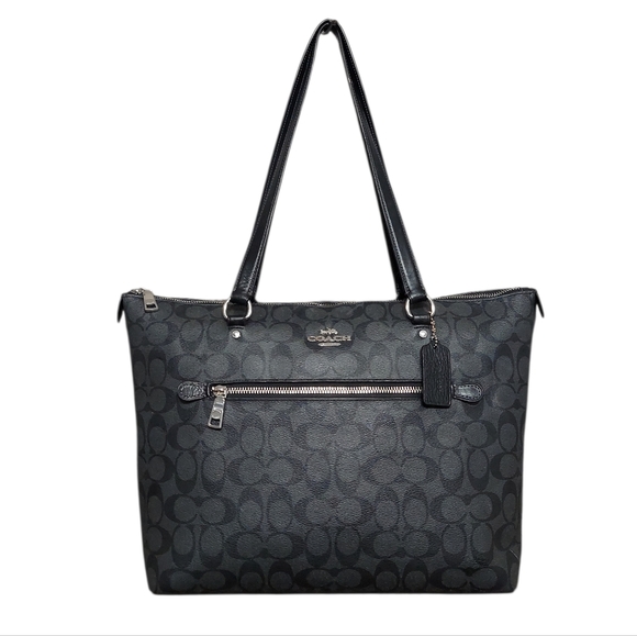 Coach Signature Gallery Zip Tote Gently Loved No. 79609